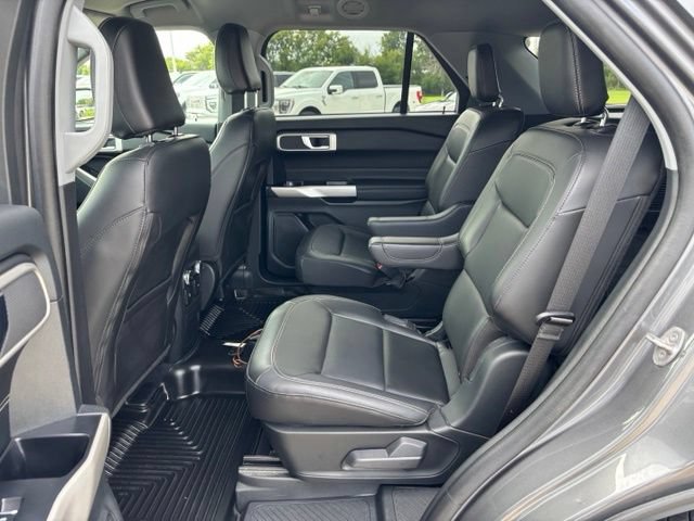 Used 2023 Ford Explorer XLT w/ Equipment Group 202A AWD/4WD image 19
