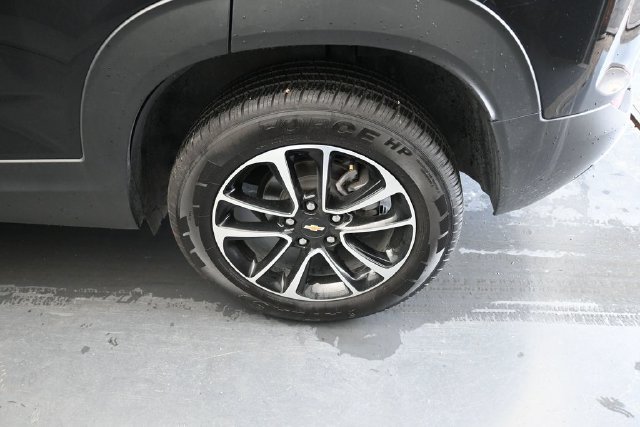 Used 2025 Chevrolet TrailBlazer LT AWD/4WD image 13