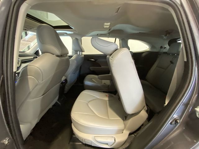 Used 2023 Toyota Highlander XLE image 13