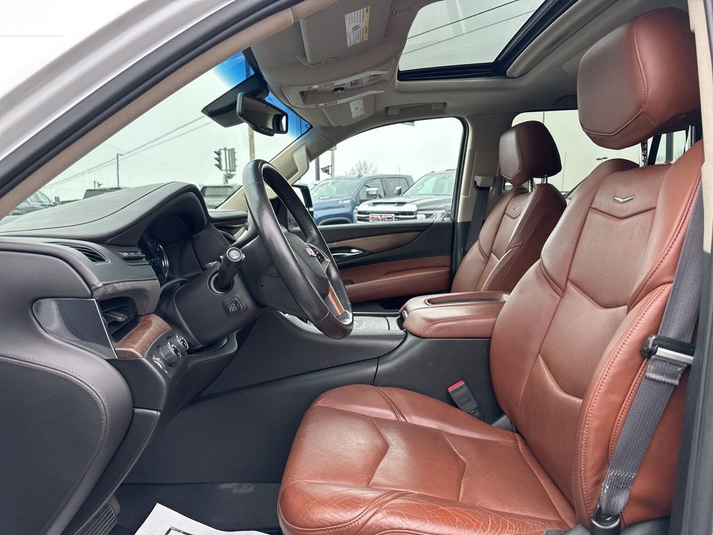Used 2016 Cadillac Escalade ESV Luxury image 18