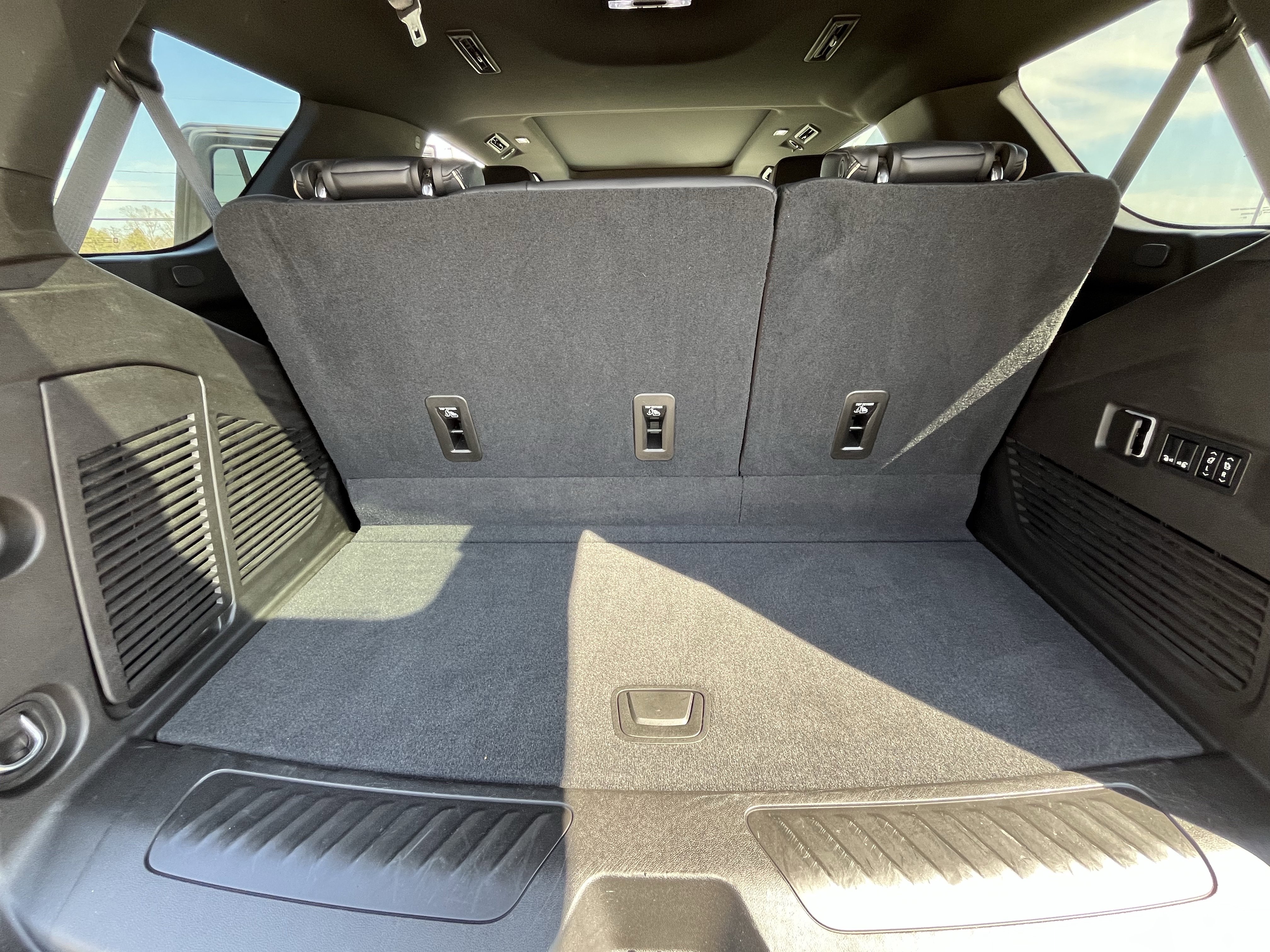 Used 2021 GMC Yukon SLT w/ SLT Luxury Plus Package image 34