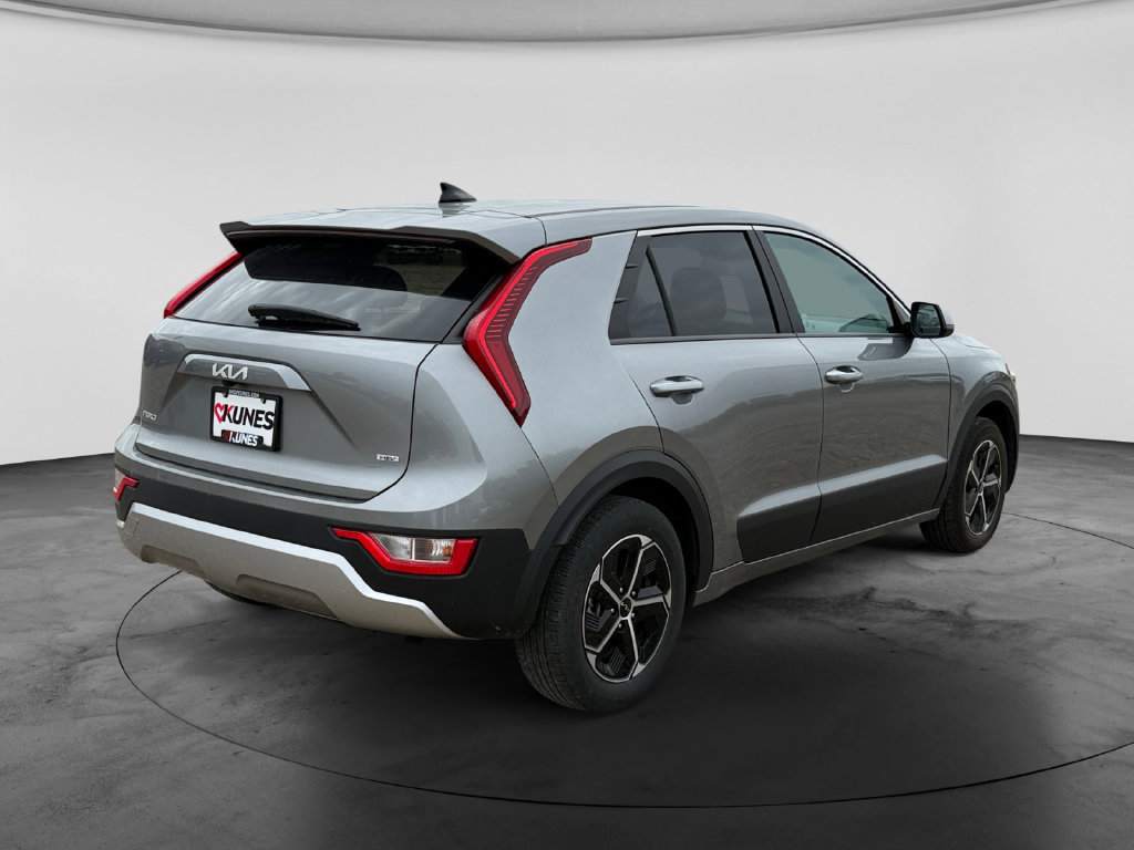 Used 2025 Kia Niro LX FWD image 9