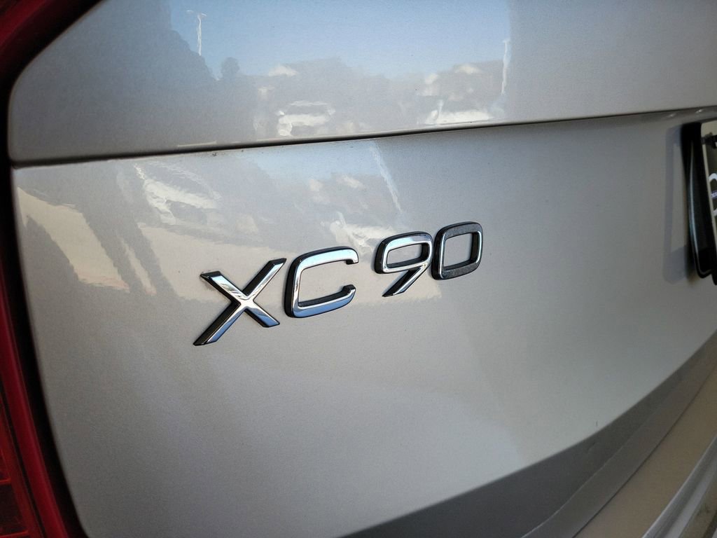 Used 2023 Volvo XC90 B6 Plus image 9