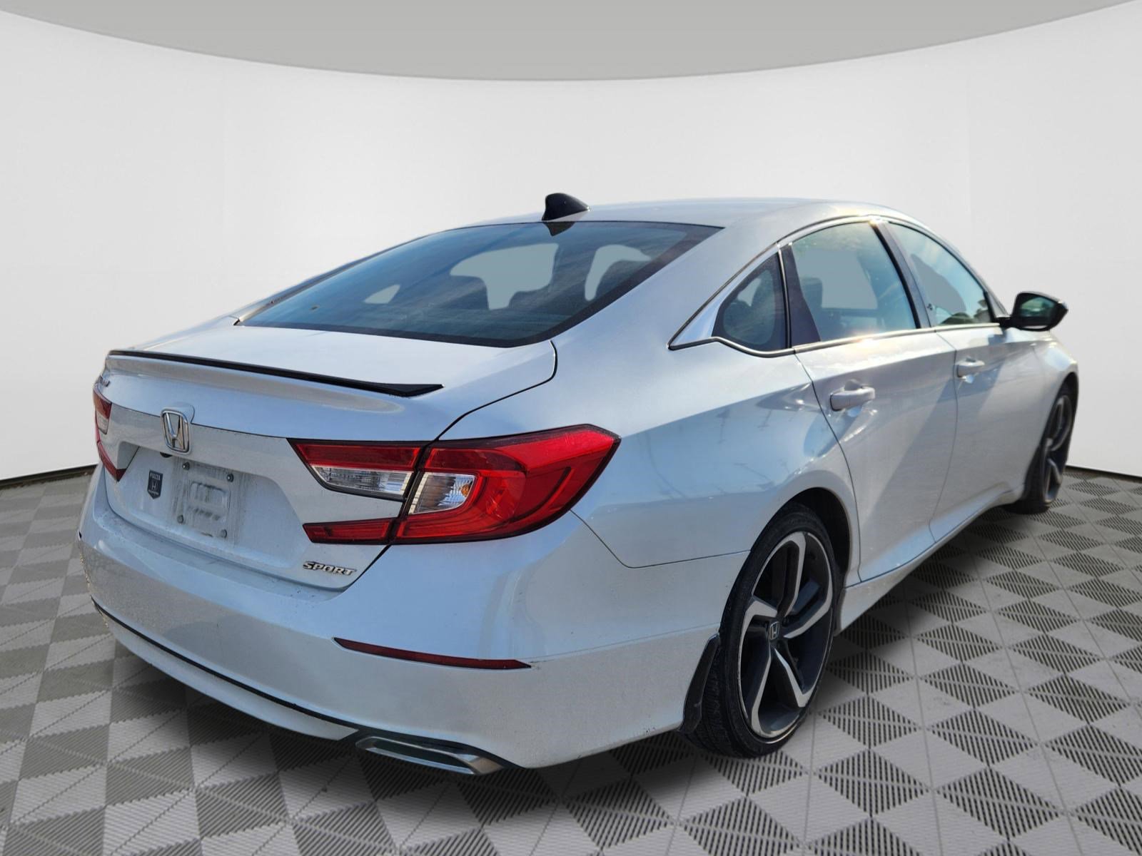 Used 2022 Honda Accord Sport image 4
