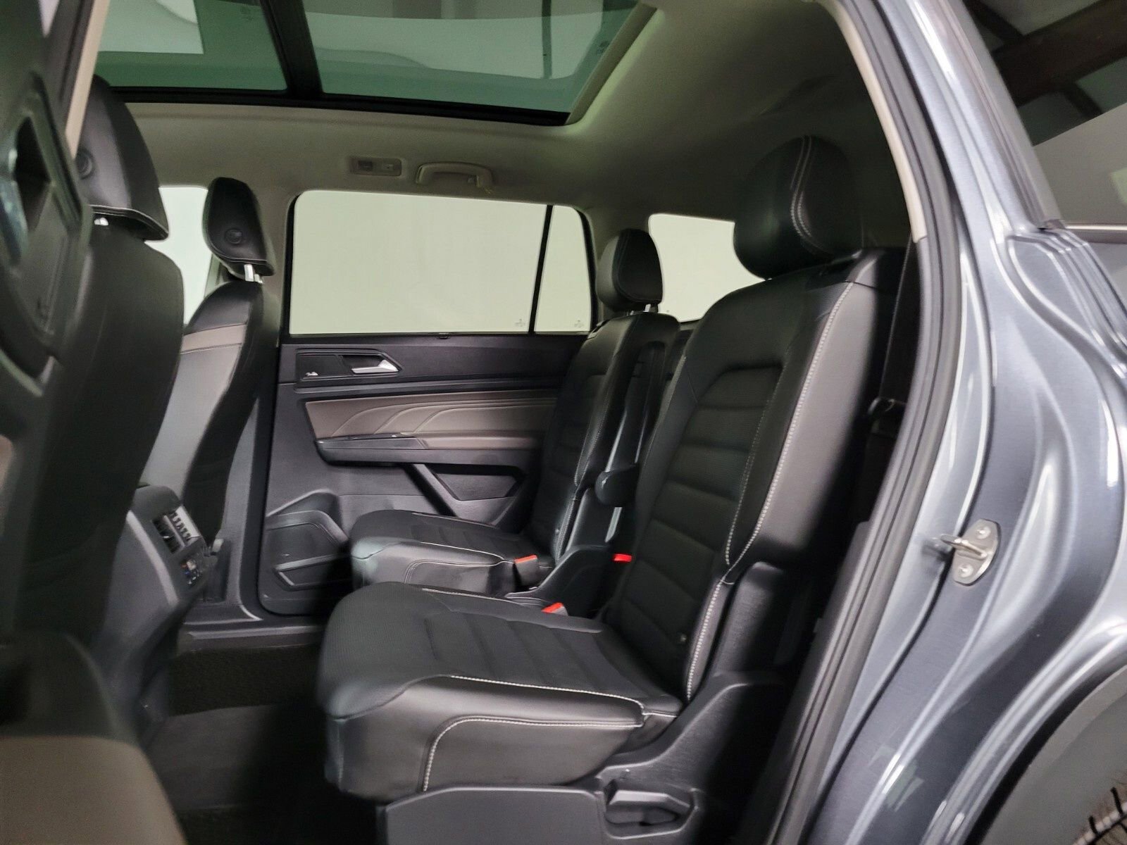 Used 2021 Volkswagen Atlas SEL Premium image 21