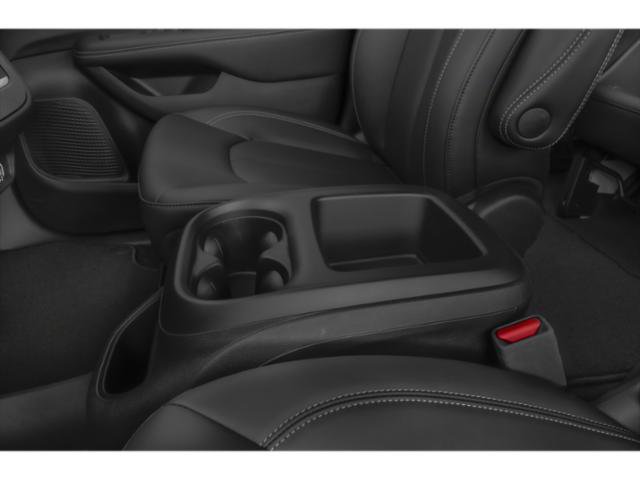 Certified 2025 Chrysler Pacifica Select FWD image 13