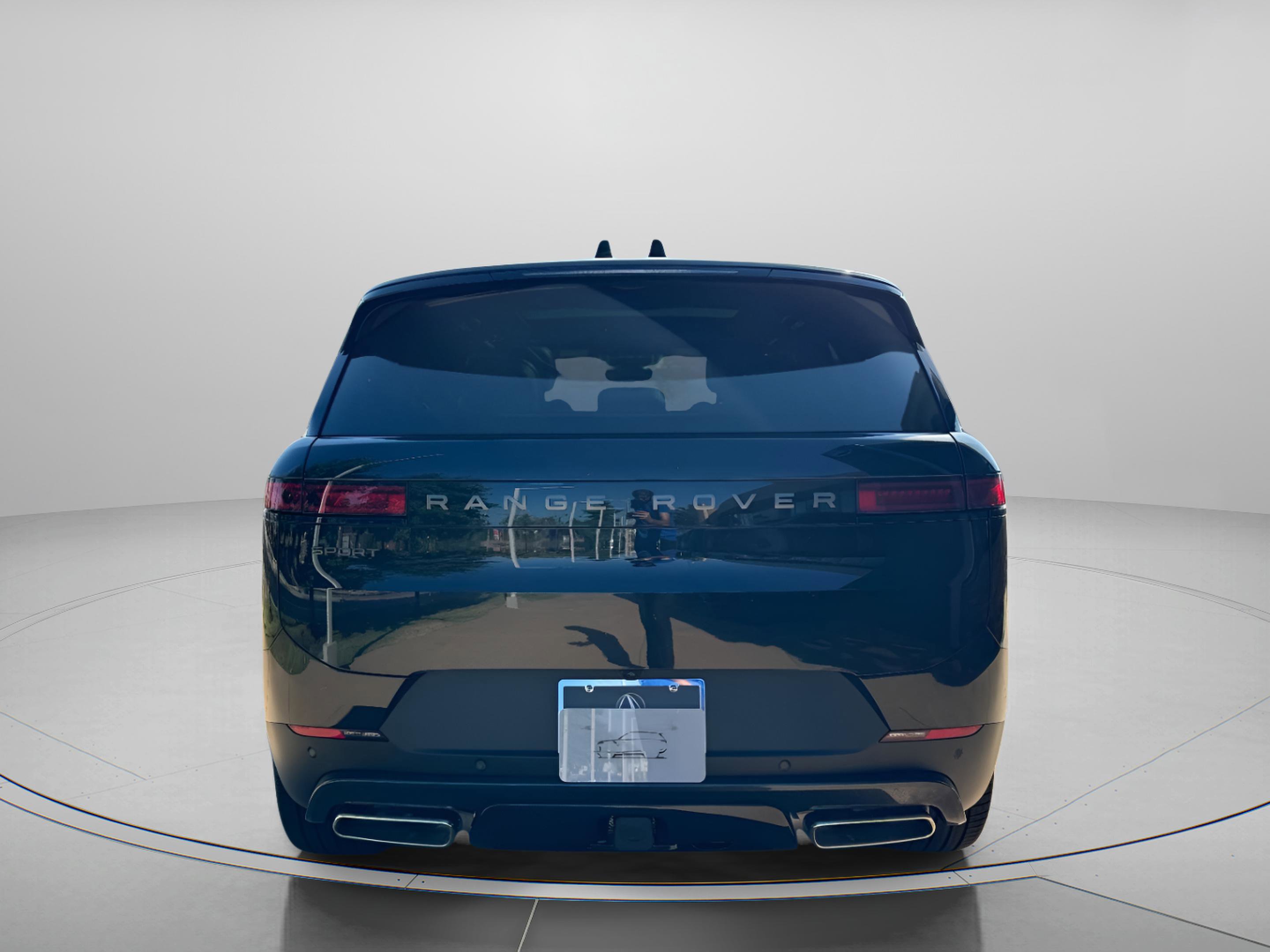 Used 2025 Land Rover Range Rover Sport SE image 9