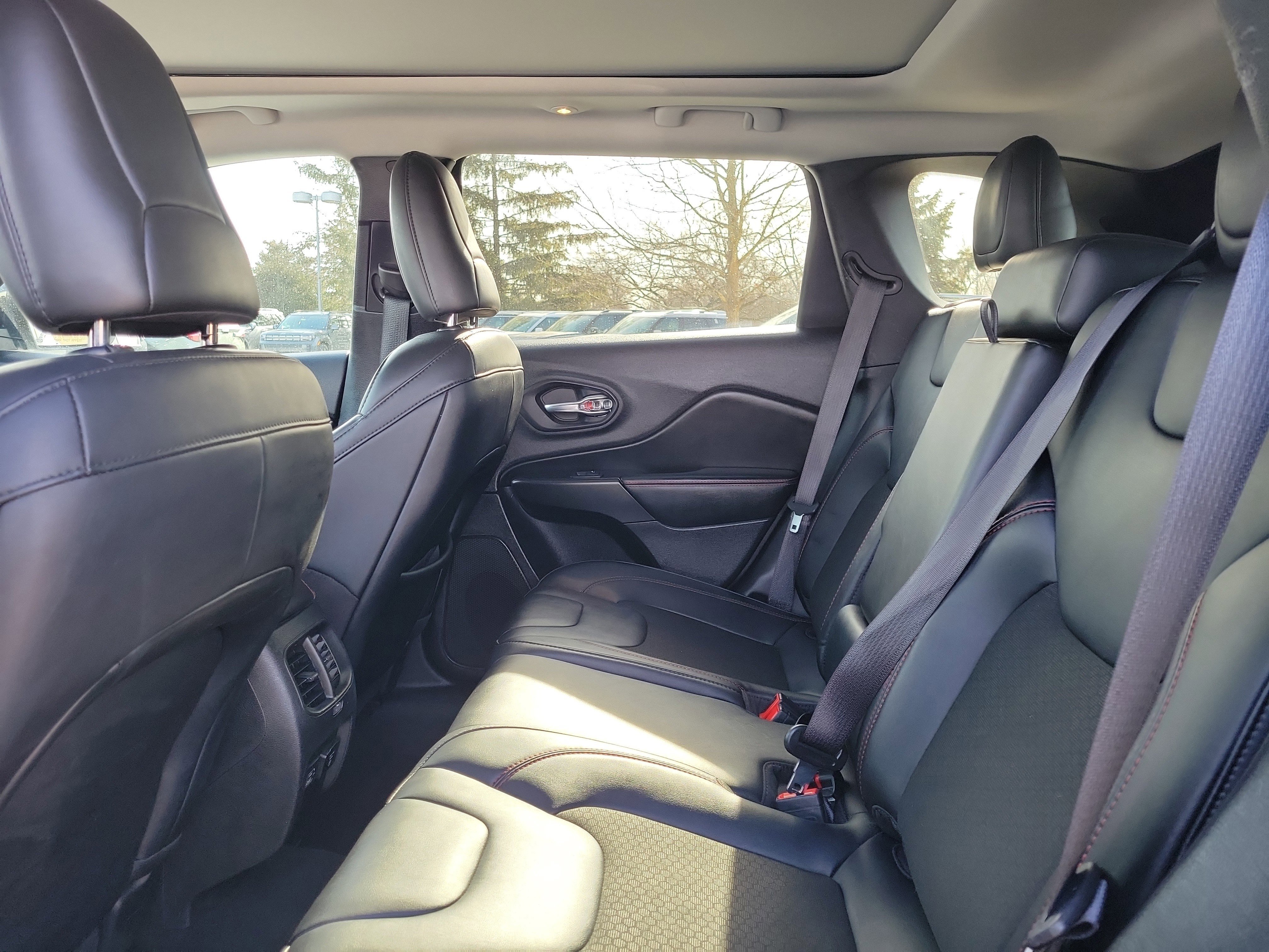 Used 2022 Jeep Cherokee Trailhawk w/ Sun, Sound & Nav Group image 11