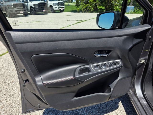 Used 2024 Nissan Versa SR FWD image 19