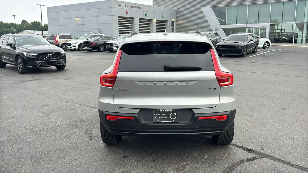 Certified 2025 Volvo XC40 B5 Plus AWD/4WD image 30