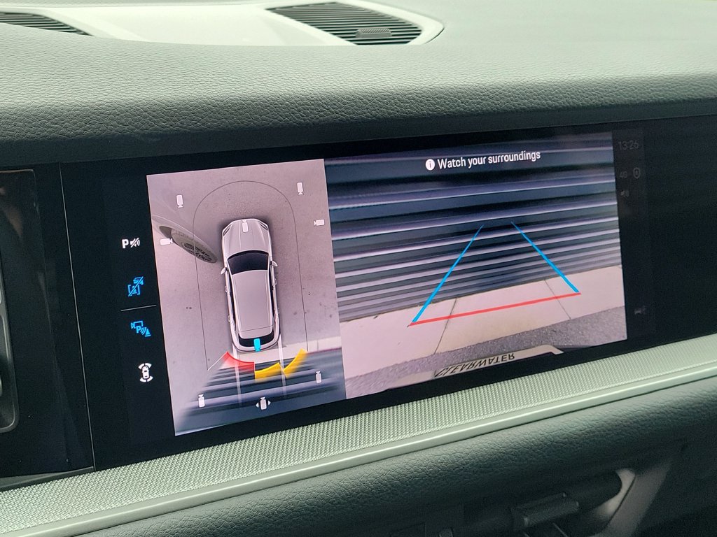 Certified 2026 Porsche Cayenne AWD/4WD image 30