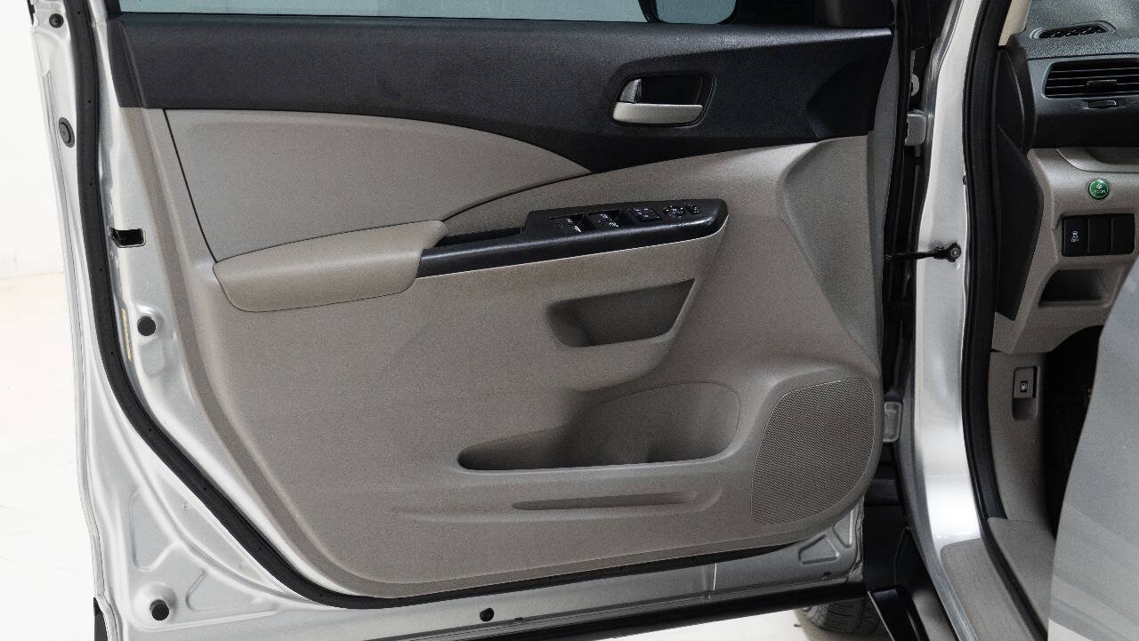 Used 2013 Honda CR-V LX image 17