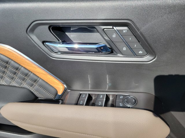 Used 2025 GMC Canyon Denali w/ LPO, Denali Black Edition image 28