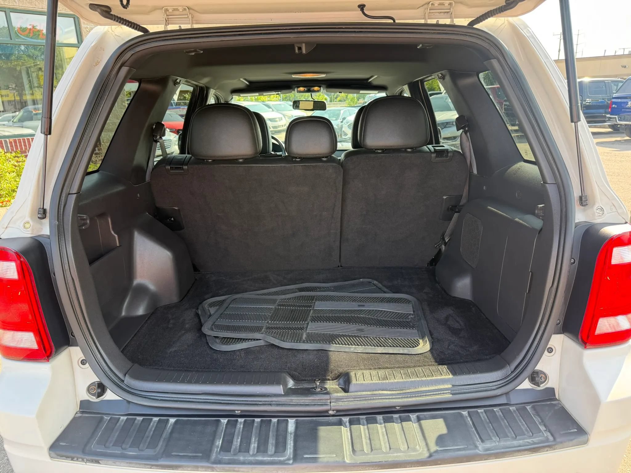 Used 2010 Ford Escape Limited FWD image 28