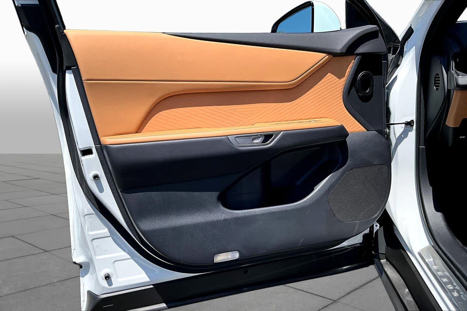 New 2026 Lexus ES 350e w/ Convenience Package FWD image 16