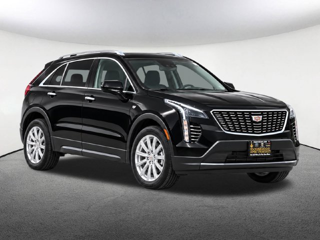 Used 2023 Cadillac XT4 Luxury w/ Cold Weather Package AWD/4WD image 2