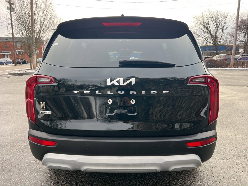Certified 2022 Kia Telluride LX image 4