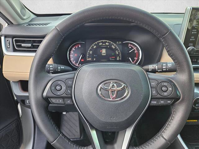 Used 2020 Toyota RAV4 Limited image 23