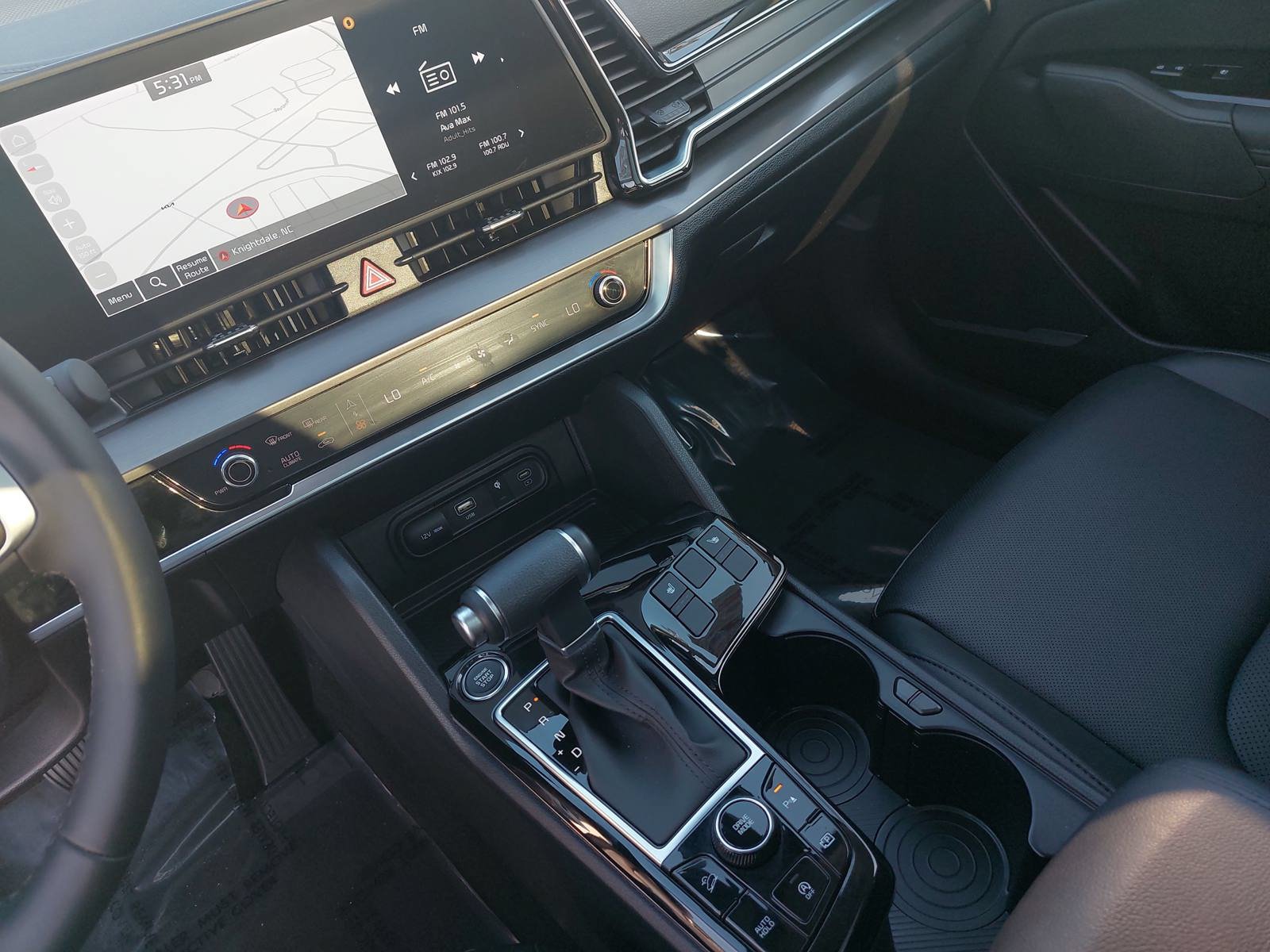 Used 2025 Kia Sportage EX w/ Premium Package FWD image 24