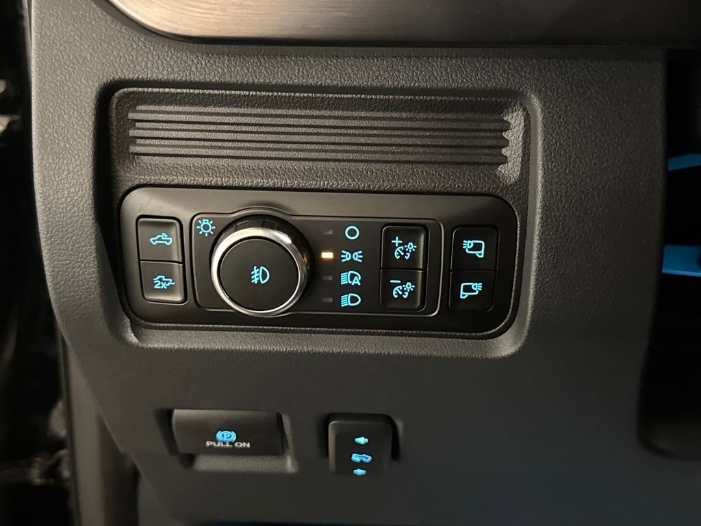 New 2026 Ford F250 Lariat w/ Chrome Package image 25