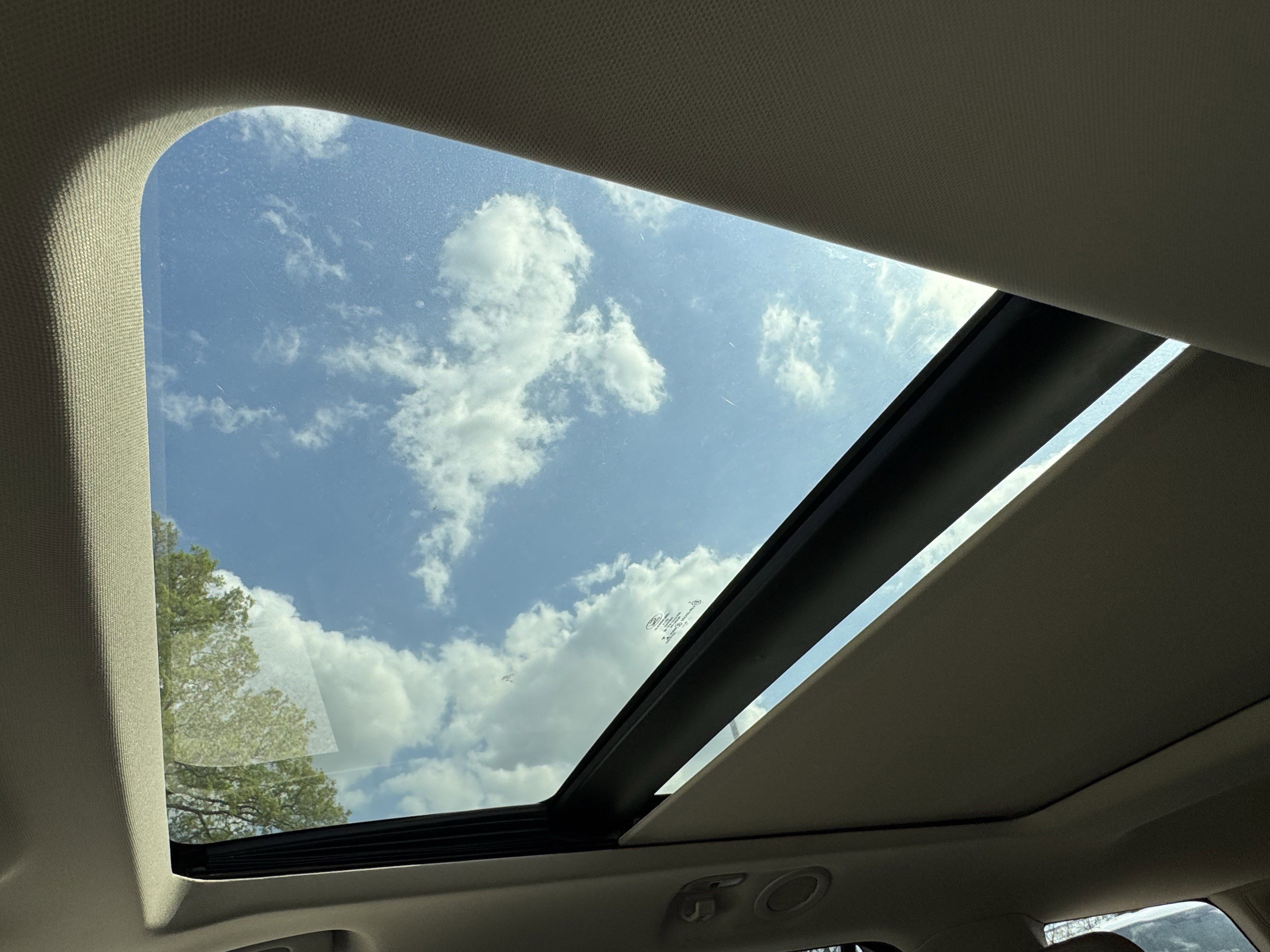 Used 2020 Ford Explorer Limited w/ Class III Trailer Tow Package image 4