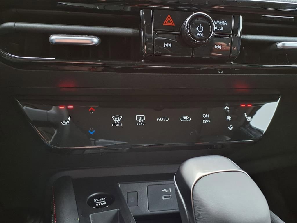 New 2026 Nissan Kicks SR w/ SR Premium Package image 24