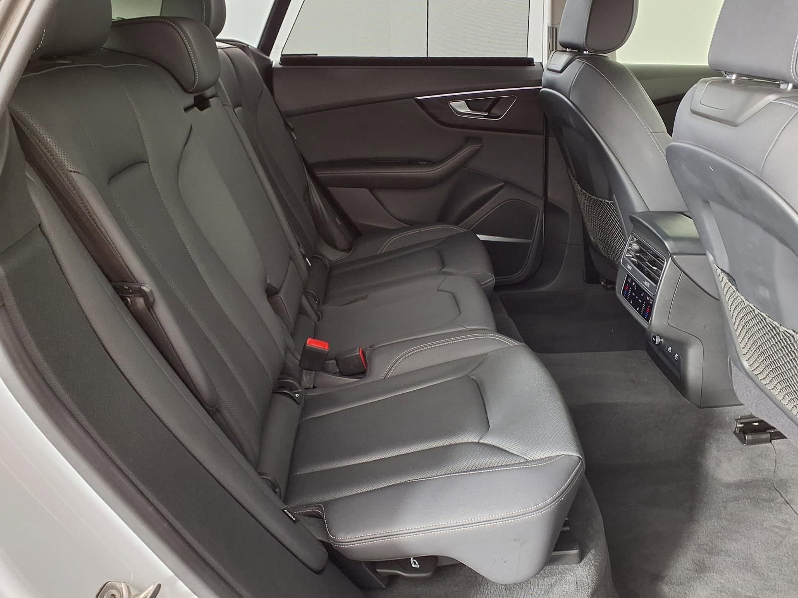 Used 2023 Audi Q8 Prestige image 11