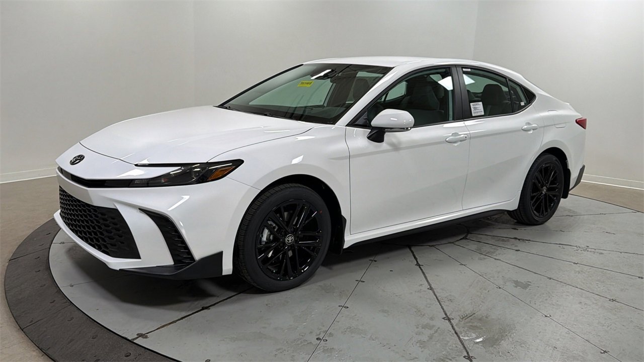 New 2026 Toyota Camry SE video 1