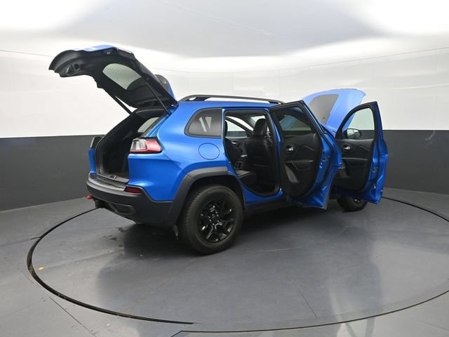 Used 2019 Jeep Cherokee Trailhawk w/ Comfort/Convenience Group AWD/4WD image 36