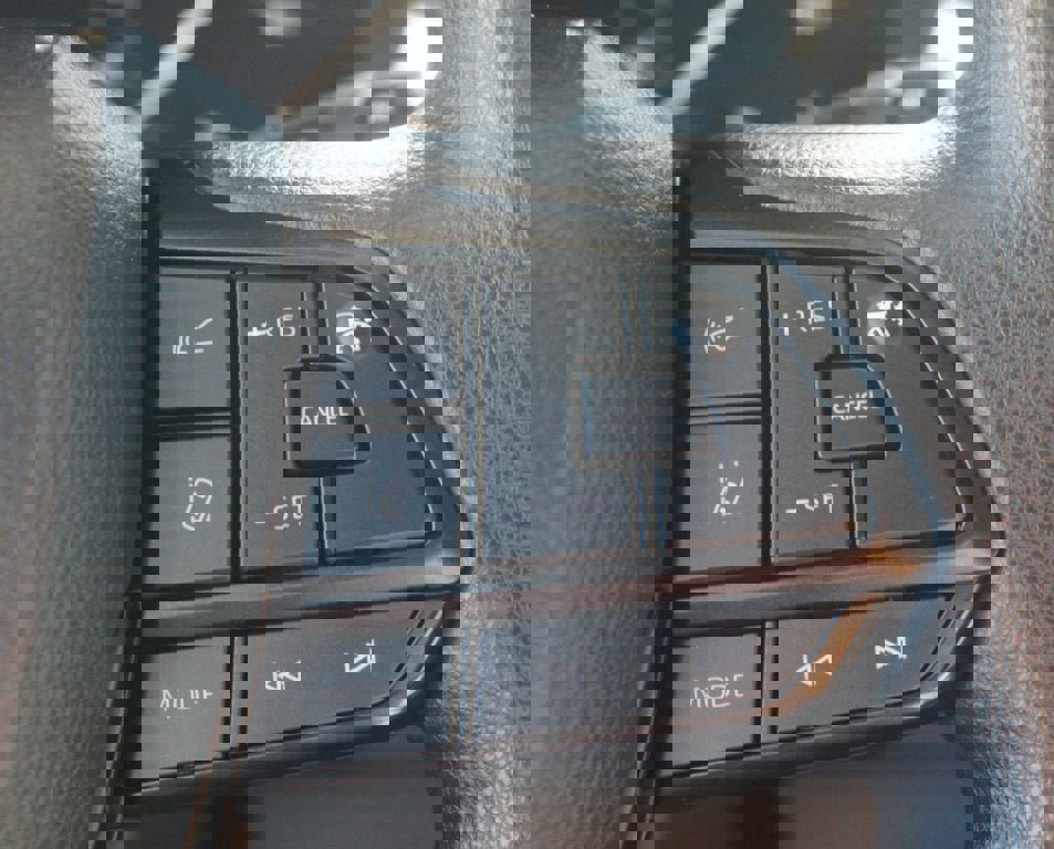 Used 2025 Toyota Sienna LE image 10