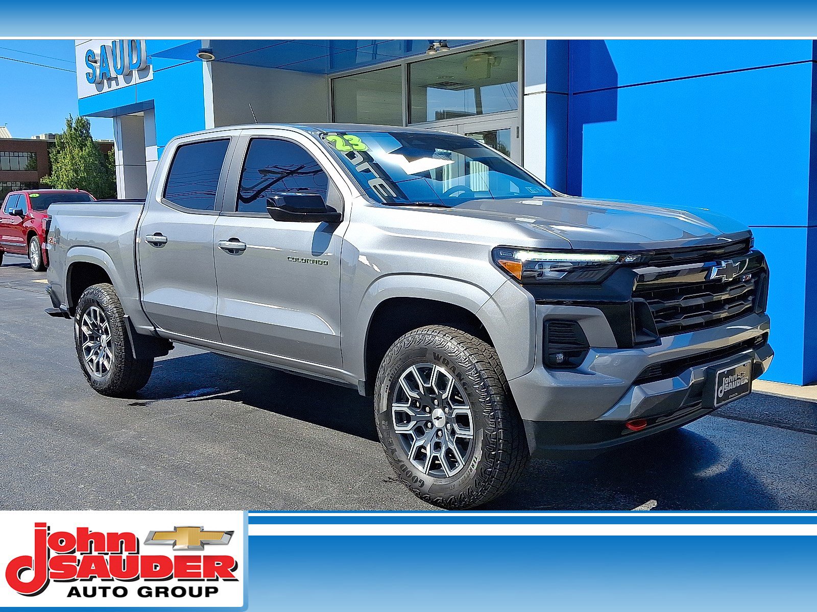 Used 2023 Chevrolet Colorado Z71 w/ Z71 Convenience Package 2