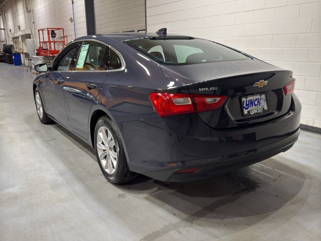 Used 2025 Chevrolet Malibu LT image 3