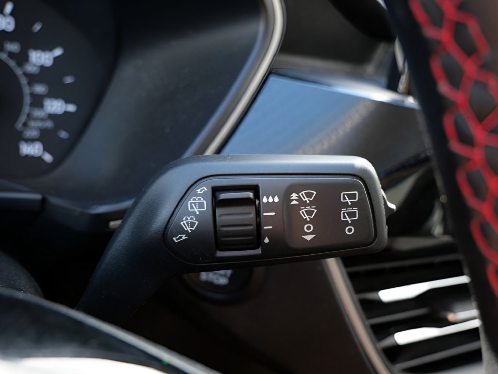 Used 2022 Ford Escape SEL w/ SEL Stealth AWD Package image 27