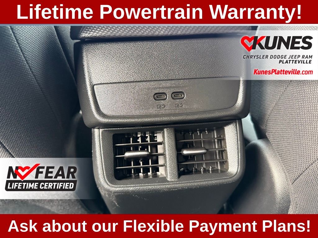 Used 2025 Chevrolet Equinox LT image 31