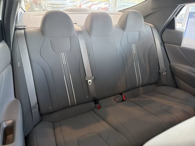 Used 2024 Hyundai Elantra SEL FWD image 16