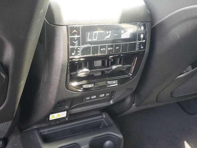 New 2026 Jeep Grand Cherokee L Limited w/ Luxury Tech Group II AWD/4WD image 13