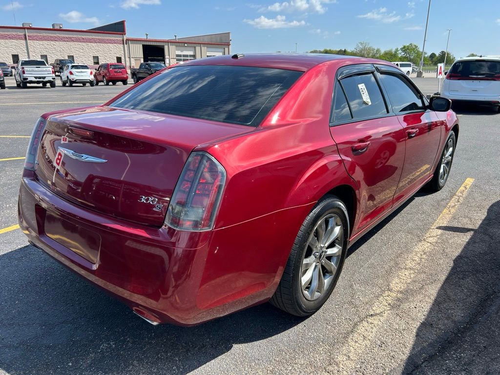 Used 2014 Chrysler 300 S AWD/4WD image 4