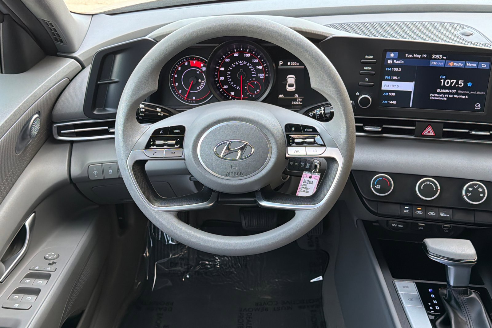 Used 2021 Hyundai Elantra SE FWD image 14