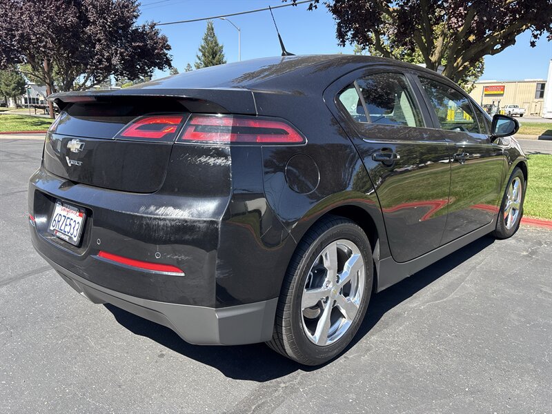 Used 2011 Chevrolet Volt Premium w/ Premium Trim Package FWD image 11