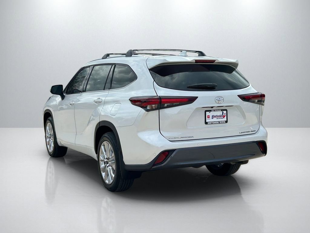 Certified 2026 Toyota Highlander Limited AWD/4WD image 7