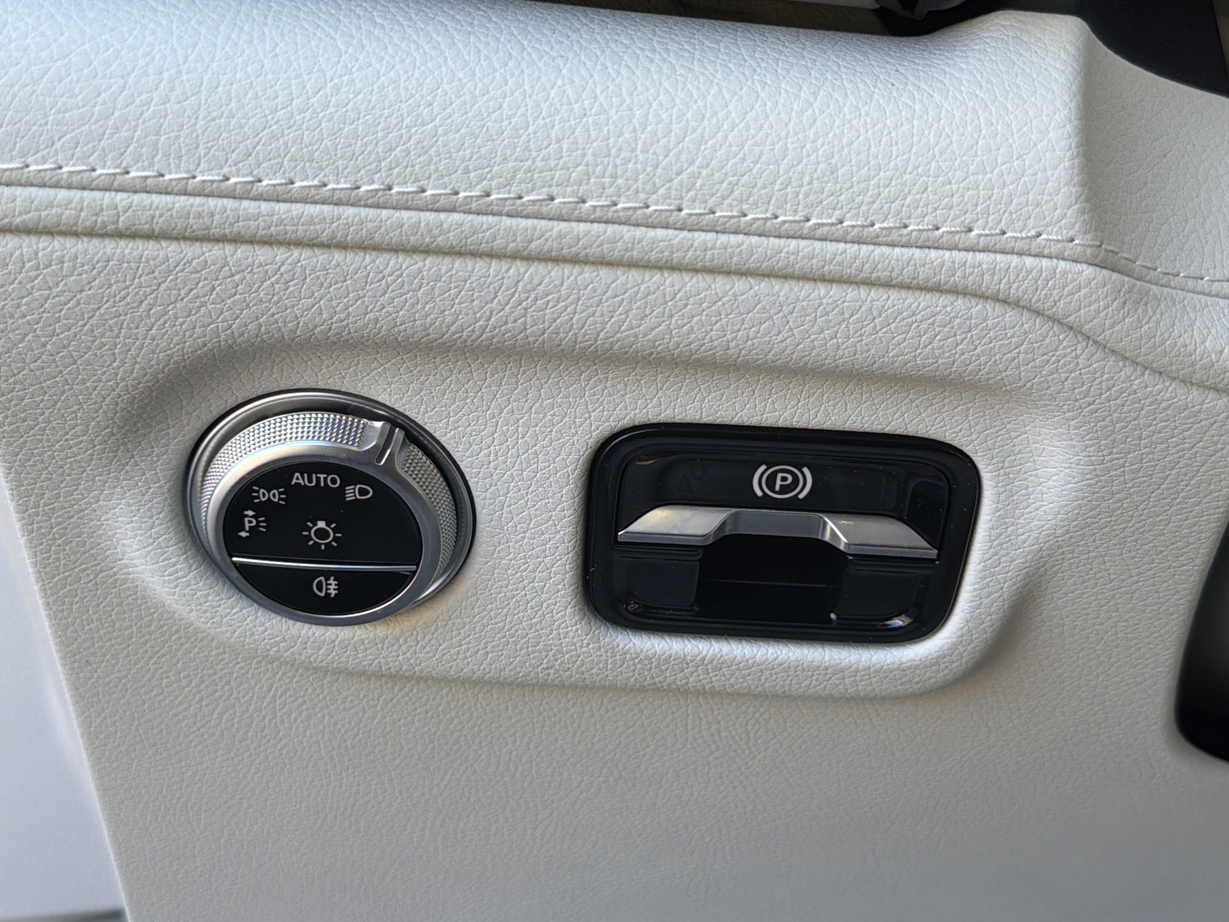 Used 2022 Mercedes-Benz EQS AMG 4MATIC w/ Exclusive Trim Package image 79