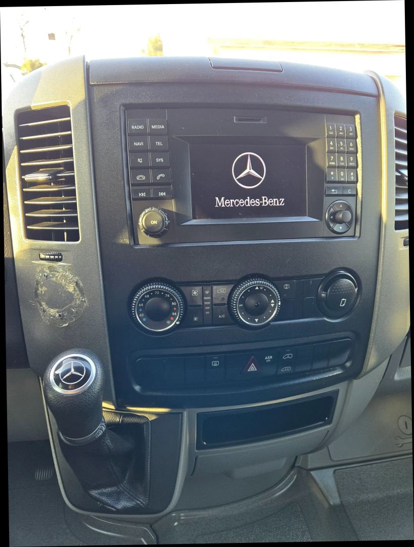 Used 2017 Mercedes-Benz Sprinter 2500 image 12