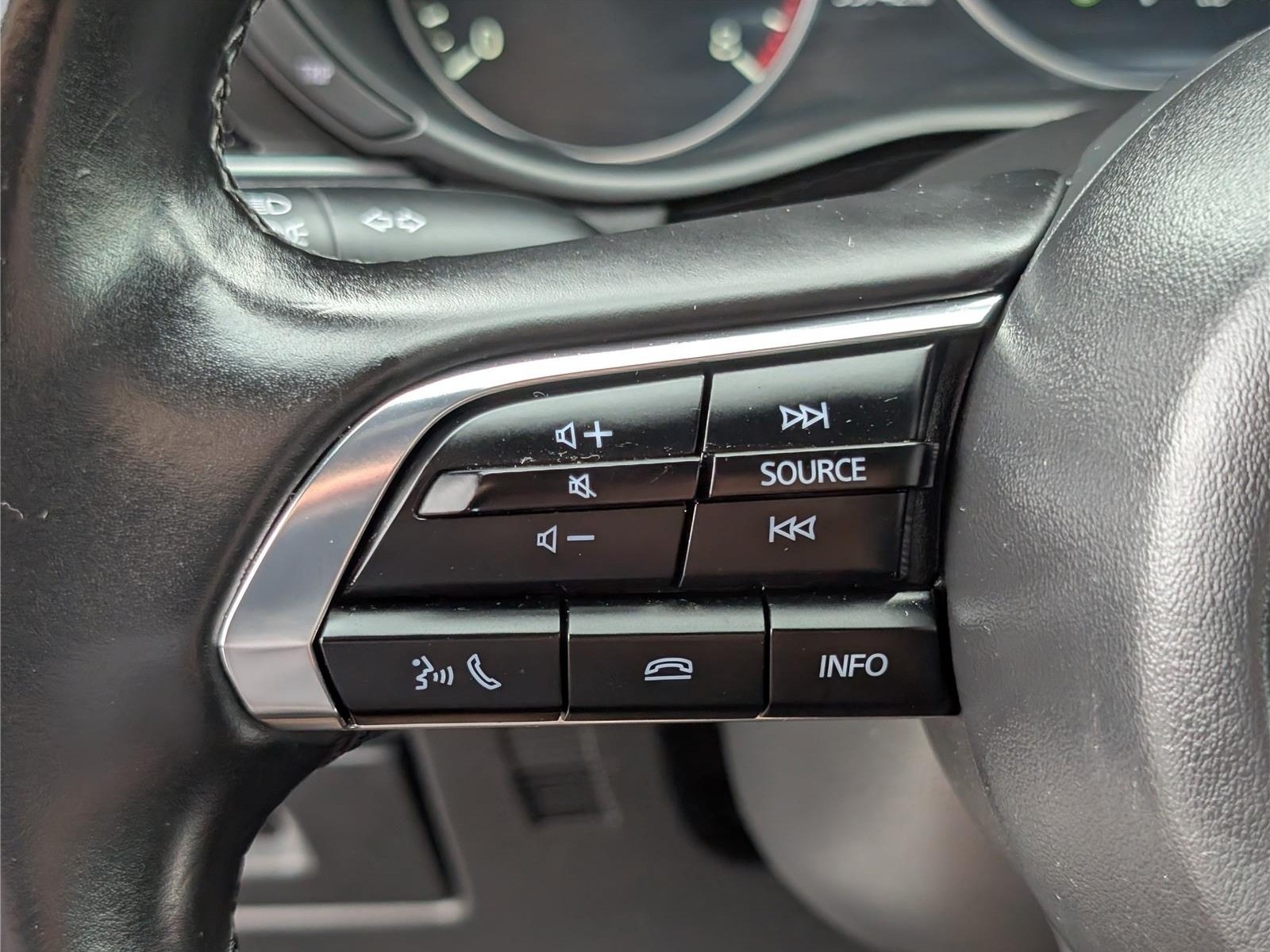 Used 2024 MAZDA MAZDA3 s FWD image 20