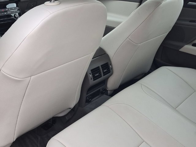 Used 2018 Jaguar XE Premium AWD/4WD image 28
