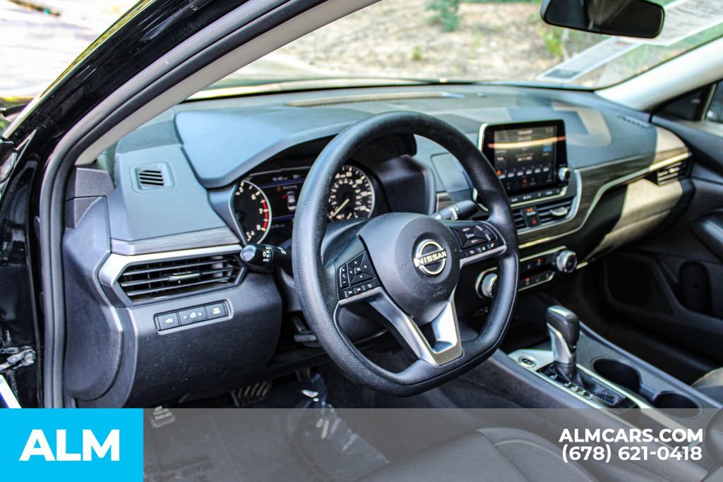 Used 2025 Nissan Altima 2.5 SV FWD image 28