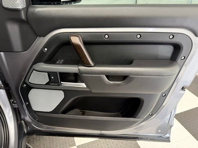 Used 2023 Land Rover Defender 130 X AWD/4WD image 25