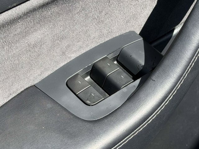 Used 2021 Tesla Model Y Long Range AWD/4WD image 18