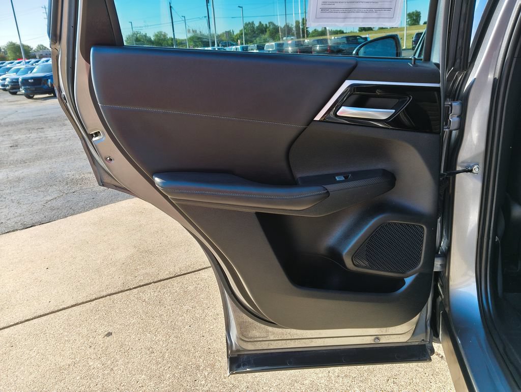 Used 2023 Mitsubishi Outlander SE AWD/4WD image 22