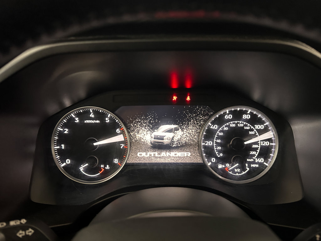 Used 2024 Mitsubishi Outlander AWD image 37