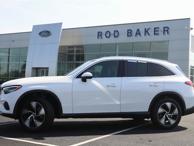 Used 2023 Mercedes-Benz GLC 300 4MATIC image 3